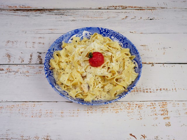KREMALI MANTARLI FETTUCINI