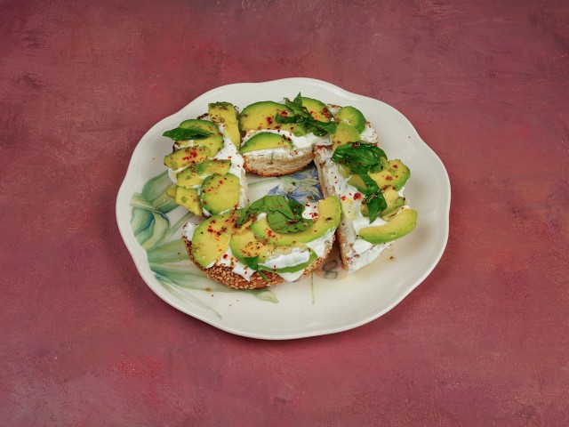 AVOKADO BAGEL
