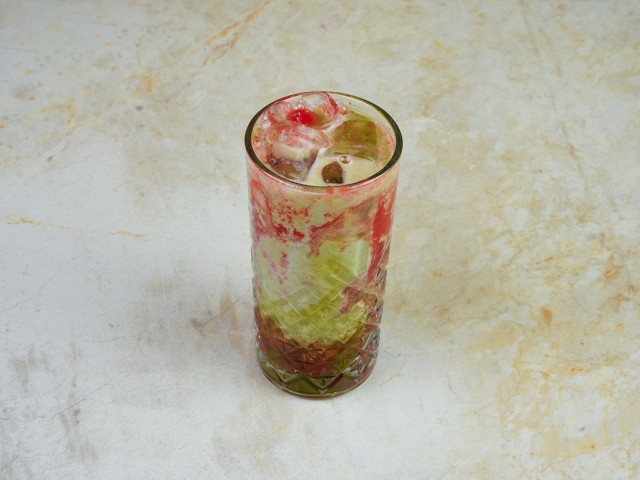 ICED MATCHA ÇİLEK